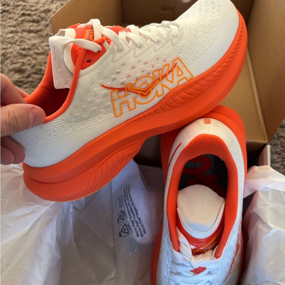 Hoka One One Mach 6 size 8 women (Brand New)